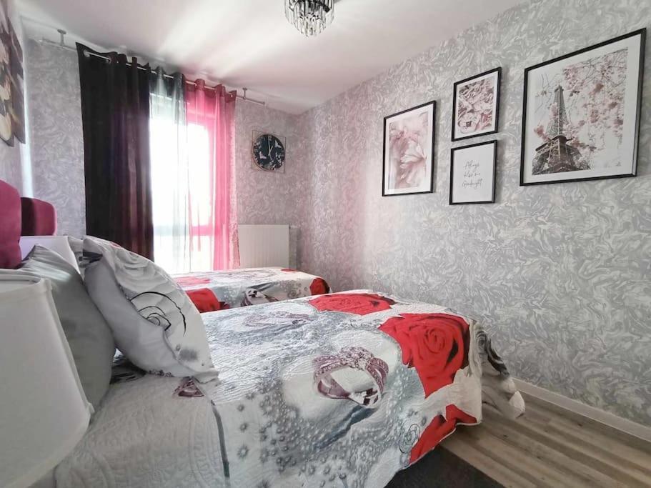 Appartement 4 Pieces - La Rose Des Yvelines - Classe 3 Etoiles Trappes Buitenkant foto