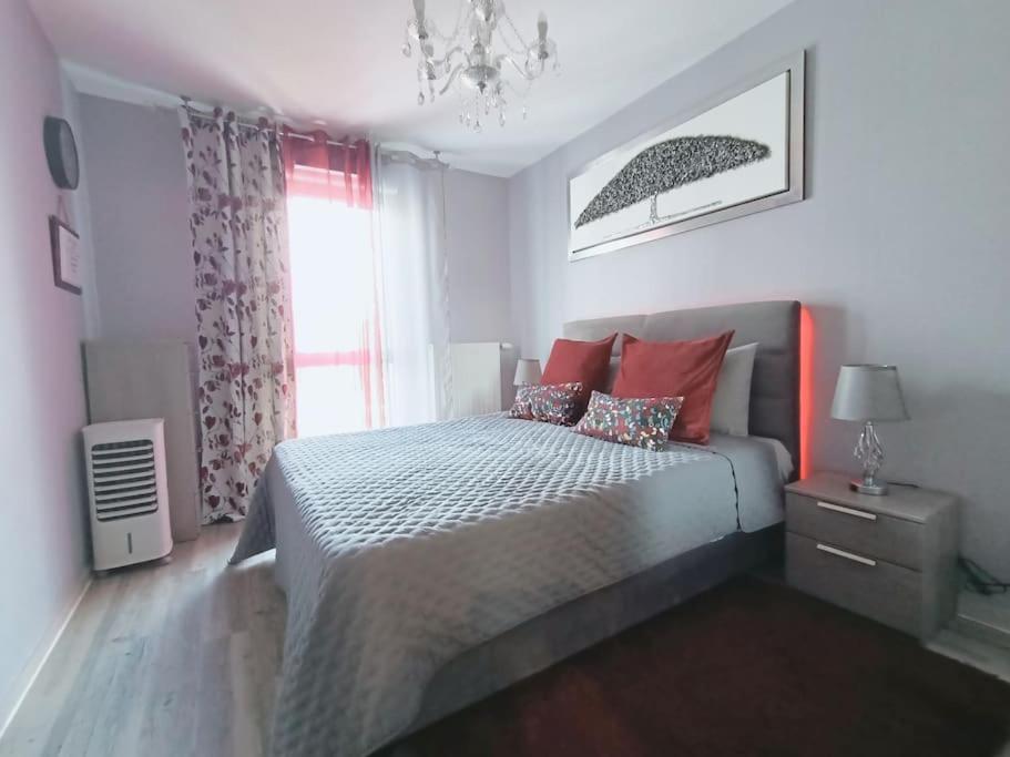 Appartement 4 Pieces - La Rose Des Yvelines - Classe 3 Etoiles Trappes Buitenkant foto