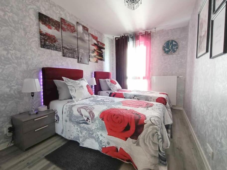 Appartement 4 Pieces - La Rose Des Yvelines - Classe 3 Etoiles Trappes Buitenkant foto