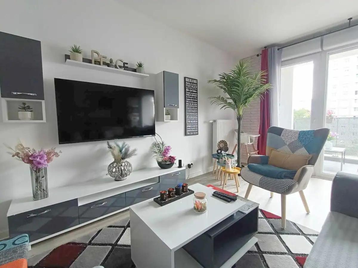 Appartement 4 Pieces - La Rose Des Yvelines - Classe 3 Etoiles Trappes Buitenkant foto
